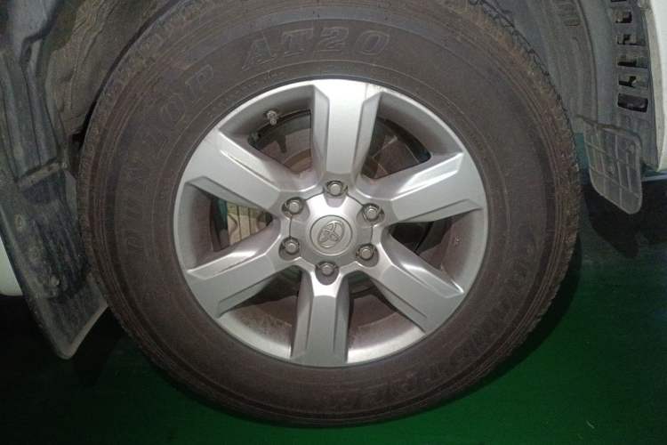 Used Toyota Prado 2015 2.7L Automatic Standard Edition Right Front Wheel Hub