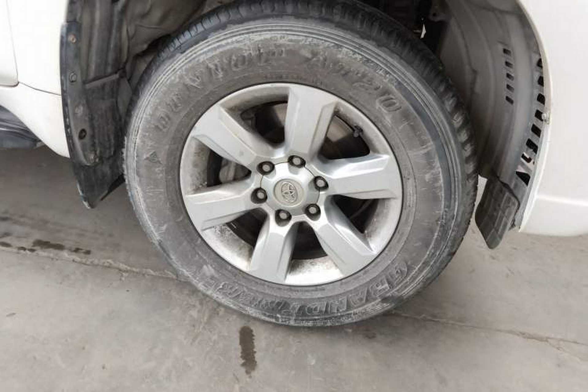 Used Toyota Prado 2015 2.7L Parallel Import Right Front Wheel Hub