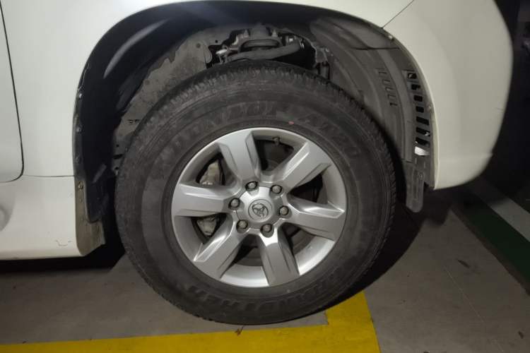 Used Toyota Prado 2015 2.7L Parallel Import Right Front Wheel Hub