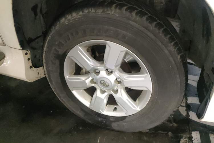 Used Toyota Prado 2015 2.7L Parallel Import Right Front Wheel Hub
