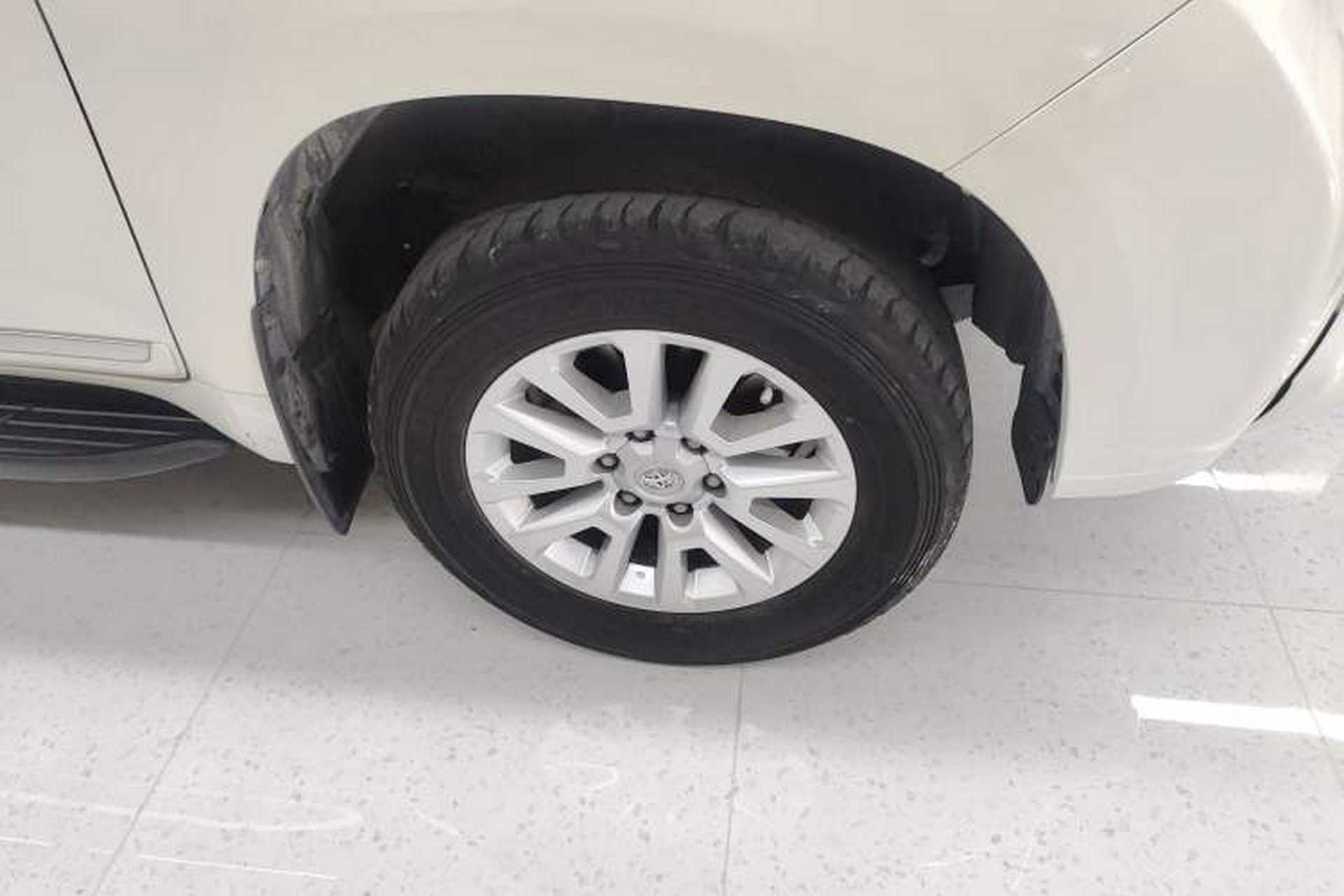 Used Toyota Prado 2015 2.7L TXL Middle East Version Right Front Wheel Hub