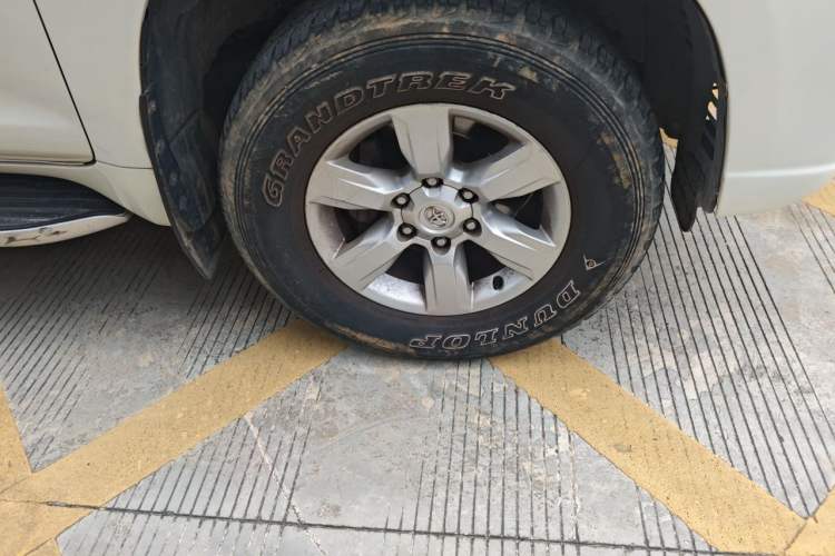 Used Toyota Prado 2015 2.7L Automatic Standard Edition Right Front Wheel Hub