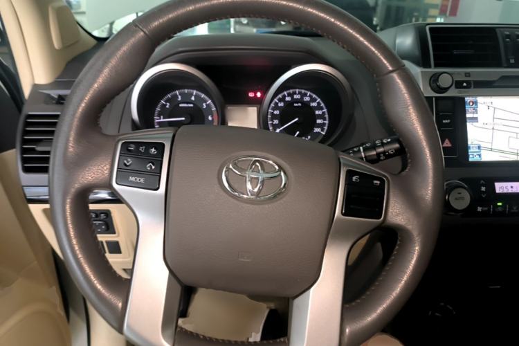 Used Toyota Prado 2015 2.7L Automatic Luxury Edition Steering Wheel