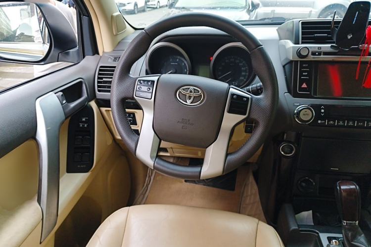 Used Toyota Prado 2015 2.7L Automatic Luxury Edition Steering Wheel