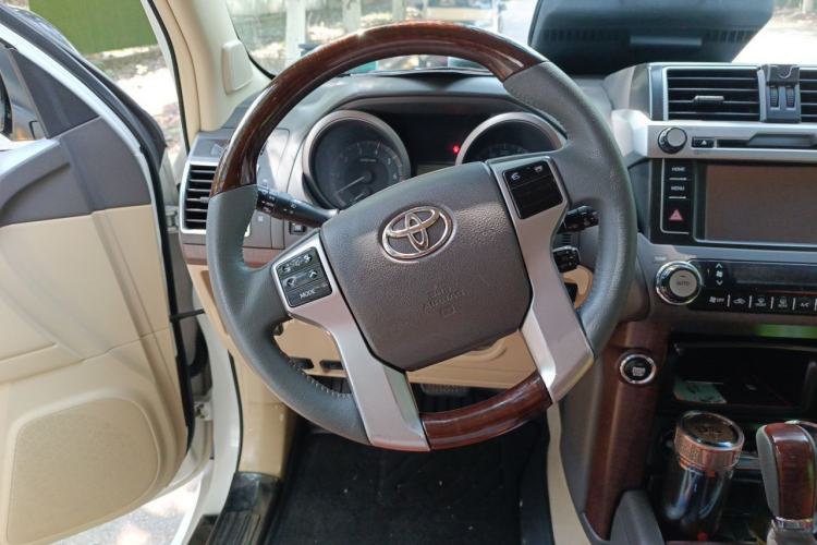 Used Toyota Prado 2015 2.7L 4x4 Gasoline Version 7 Seats U.S. Specification Steering Wheel