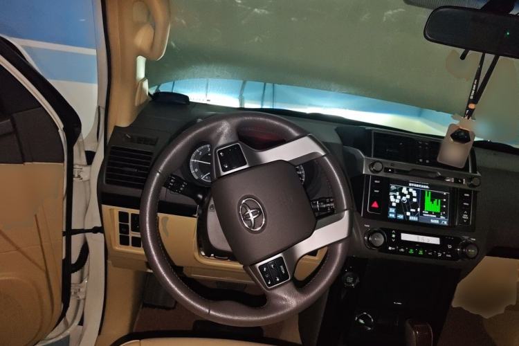 Used Toyota Prado 2015 2.7L Automatic Luxury Edition Steering Wheel