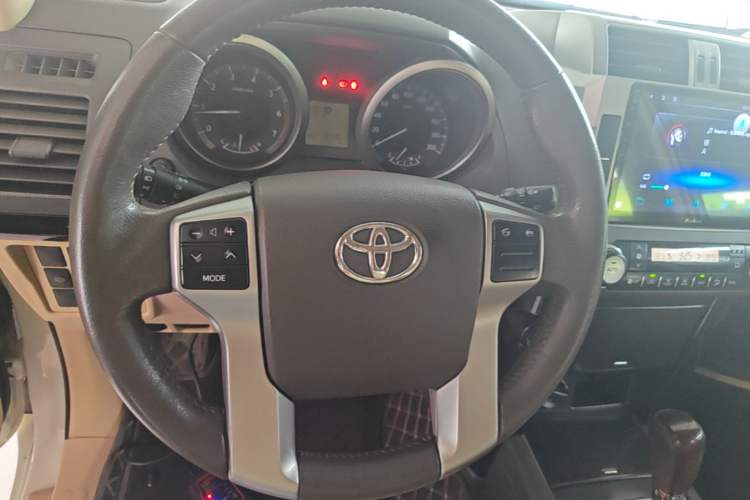 Used Toyota Prado 2015 2.7L Automatic Luxury Edition Steering Wheel