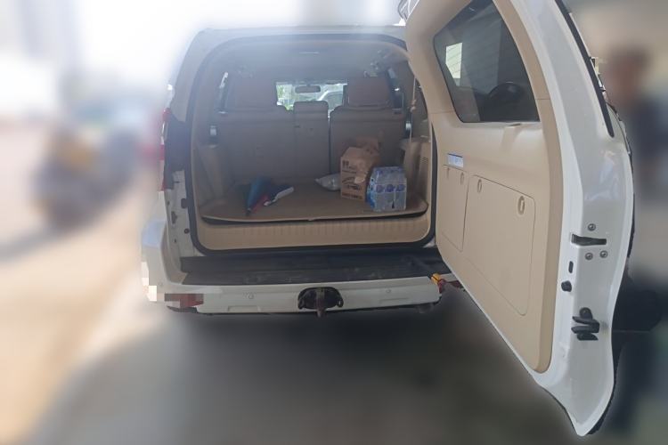 Used Toyota Prado 2015 2.7L TXL Middle East Version Trunk