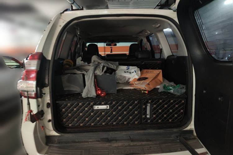Used Toyota Prado 2015 2.7L Automatic Standard Edition Trunk