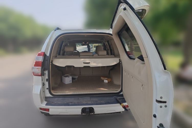 Used Toyota Prado 2015 2.7L Automatic Standard Edition Trunk