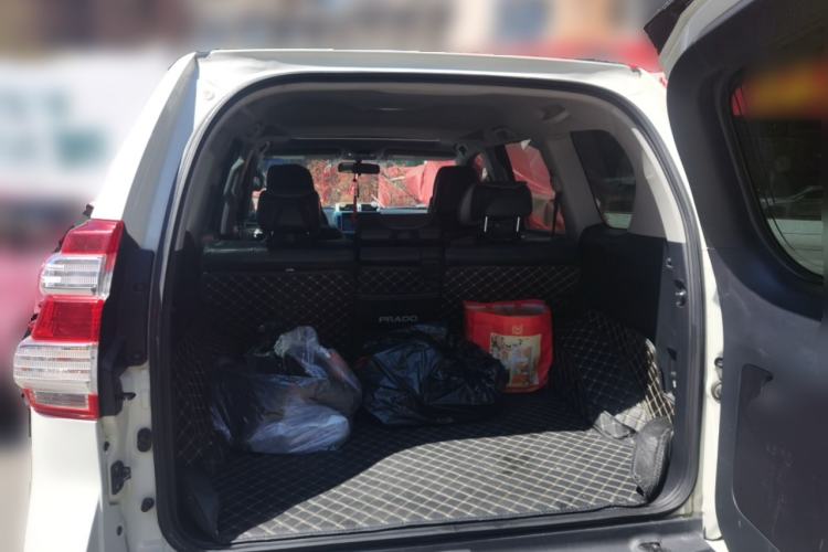 Used Toyota Prado 2015 2.7L Automatic Standard Edition Trunk