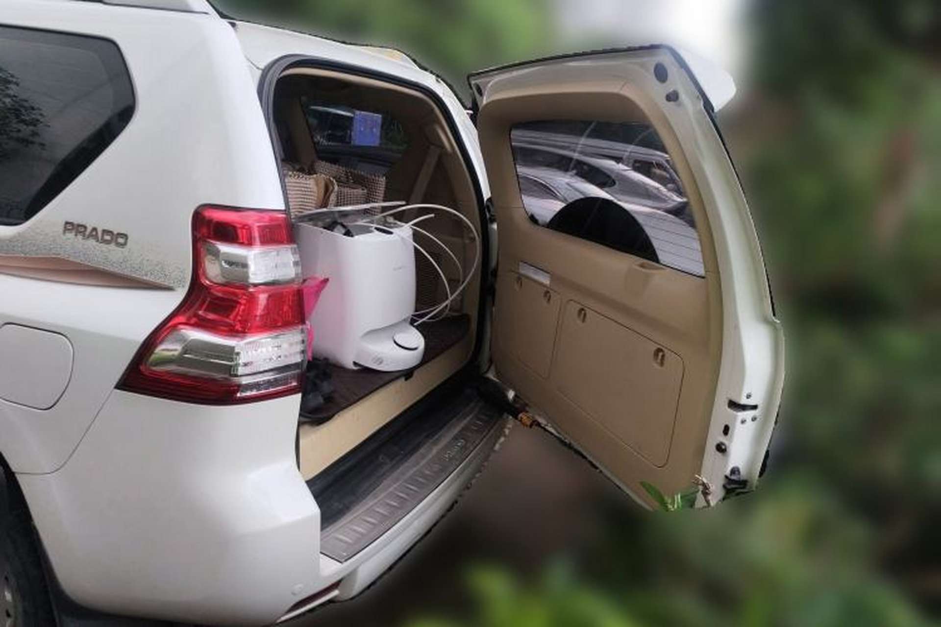 Used Toyota Prado 2015 4000 Middle East Edition Trunk