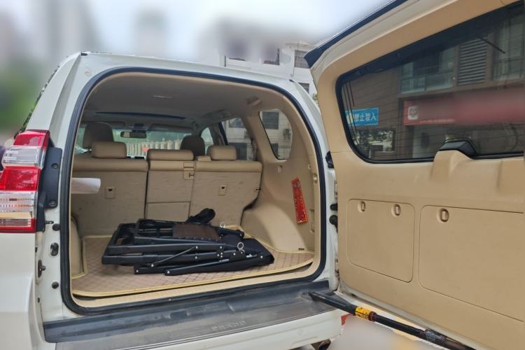 Used Toyota Prado 2015 2.7L Automatic Standard Edition Trunk
