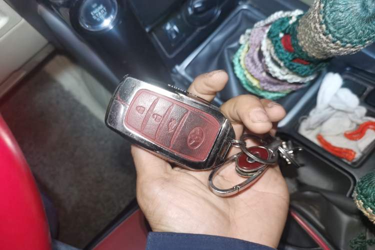 Used Toyota Prado 2015 2.7L Manual Transmission Vehicle Key