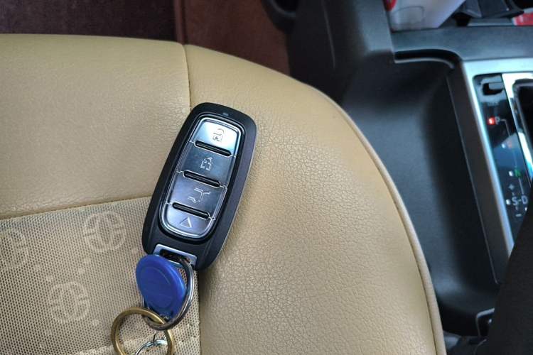Used Toyota Prado 2015 2.7L TXL Middle East Version Vehicle Key