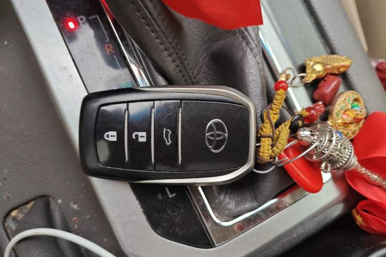 Used Toyota Prado 2015 2.7L Automatic Standard Edition Vehicle Key