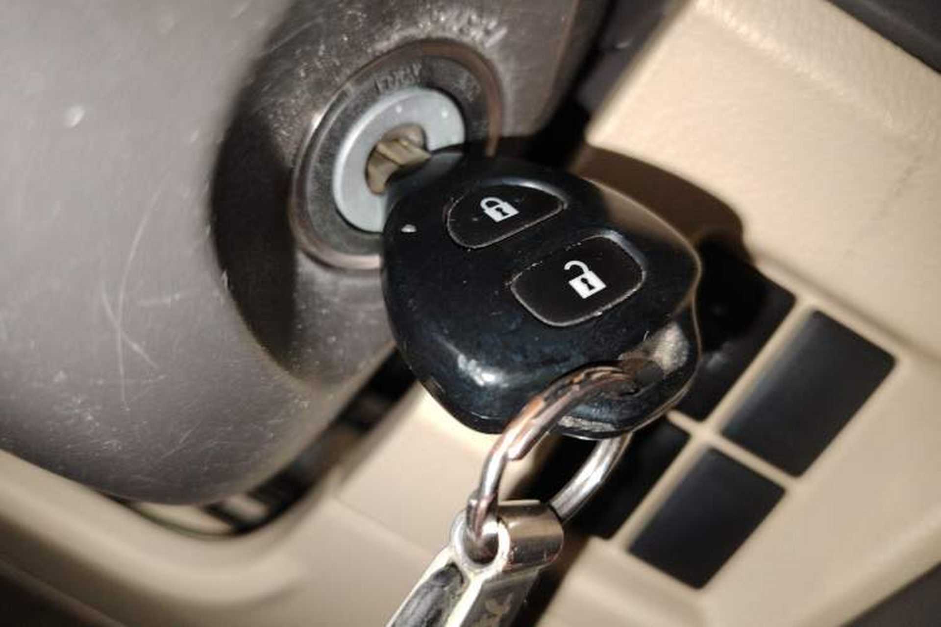 Used Toyota Prado 2015 2.7L TXL Middle East Version Vehicle Key