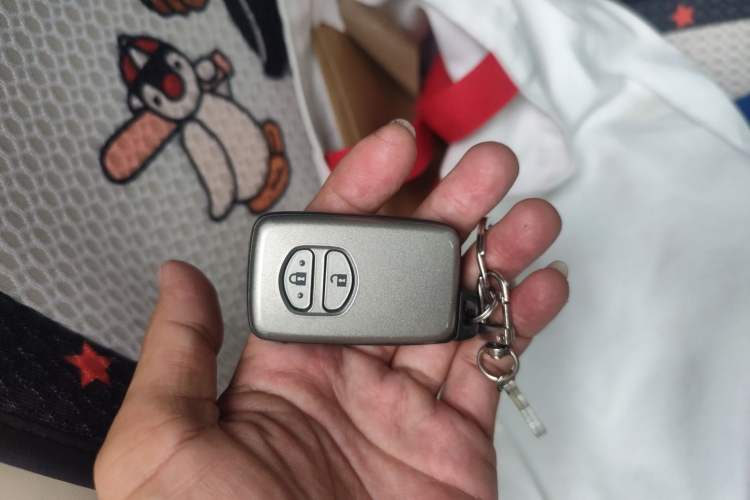 Used Toyota Prado 2015 4000 Middle East Edition Vehicle Key