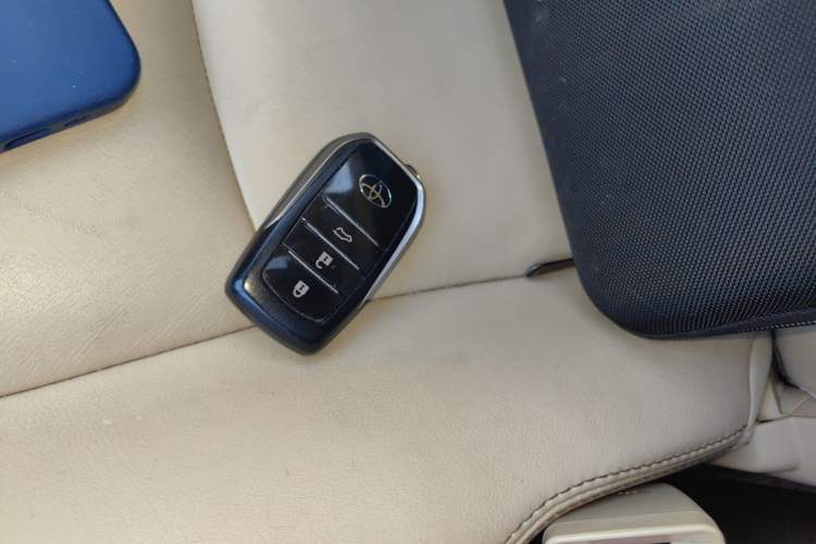 Used Toyota Prado 2015 2.7L Automatic Standard Edition Vehicle Key