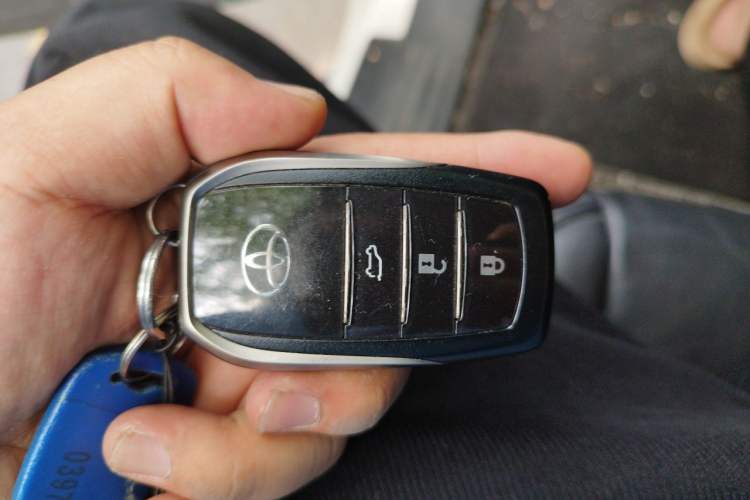 Used Toyota Prado 2015 2.7L Automatic Standard Edition Vehicle Key