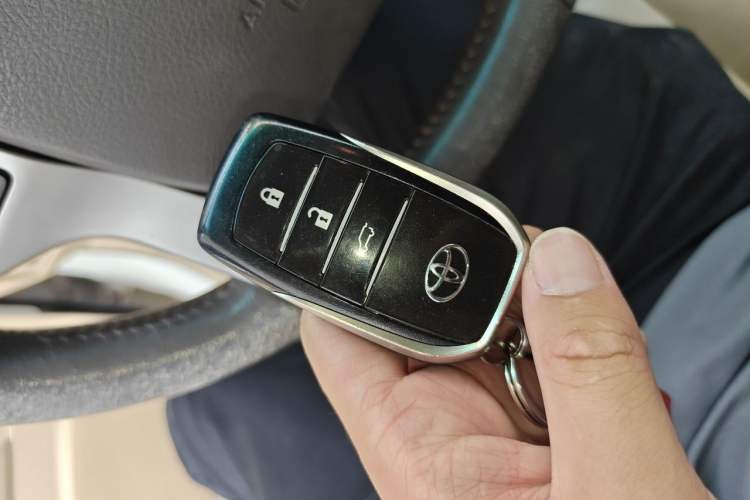 Used Toyota Prado 2015 2.7L Automatic Standard Edition Vehicle Key