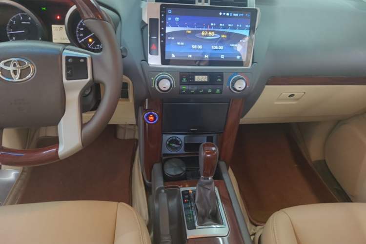 Used Toyota Prado 2016 2700 TX 7-Seater Middle East Version Audio And AC Panel