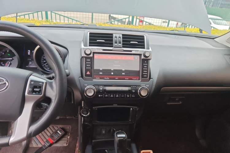 Used Toyota Prado 2016 3.5L Automatic TX-L Audio And AC Panel