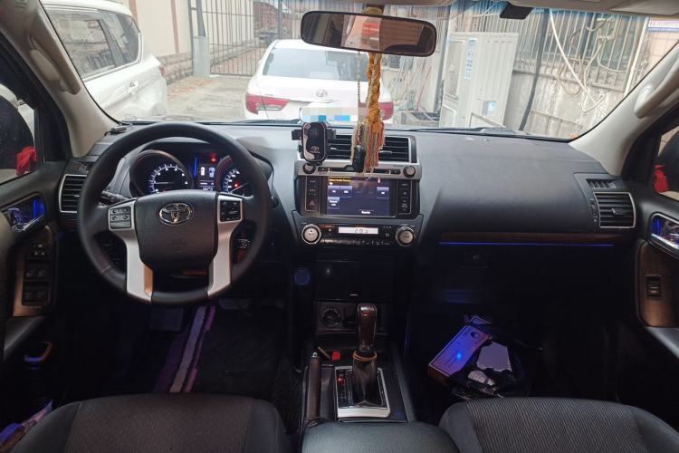 Used Toyota Prado  Center Console