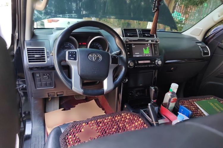 Used Toyota Prado 2016 2.7L Automatic Standard Edition Center Console