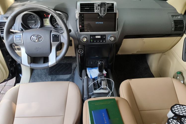 Used Toyota Prado  Center Console
