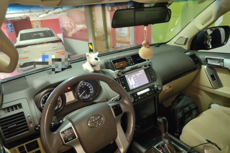 Used Toyota Prado  Center Console