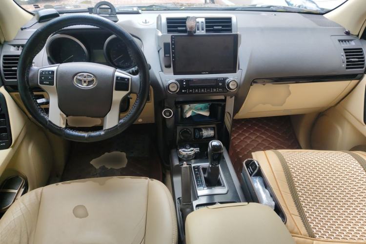 Used Toyota Prado  Center Console