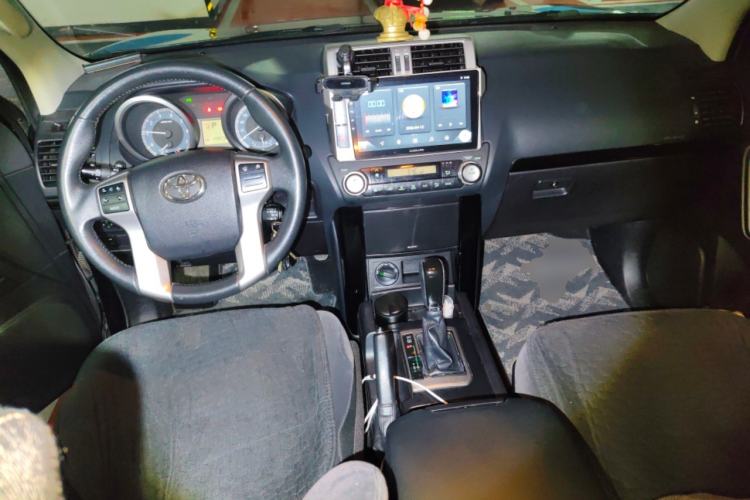 Used Toyota Prado  Center Console
