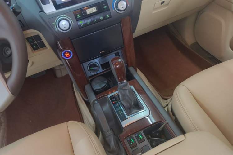 Used Toyota Prado 2016 2700 TX 7-Seater Middle East Version Gear Lever