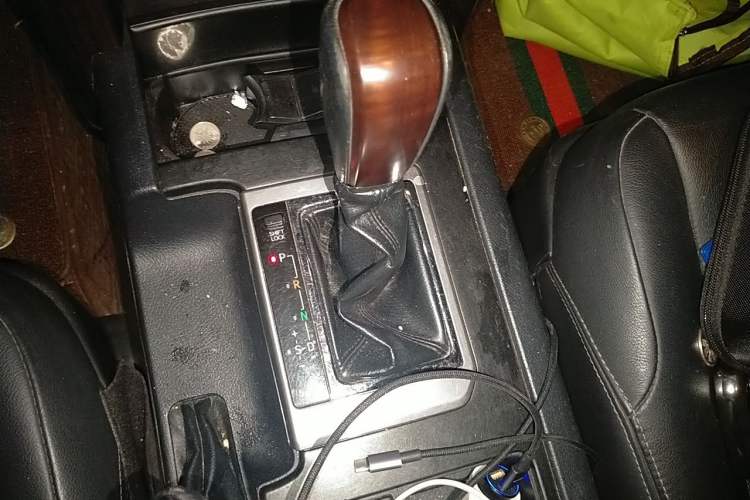 Used Toyota Prado 2016 3.5L Automatic TX-L Gear Lever
