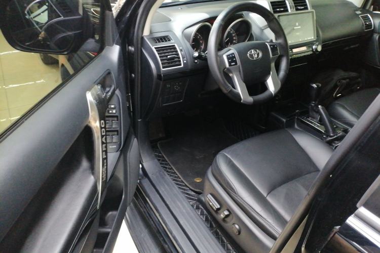 Used Toyota Prado 2016 2.7L Automatic Standard Edition Interior 3