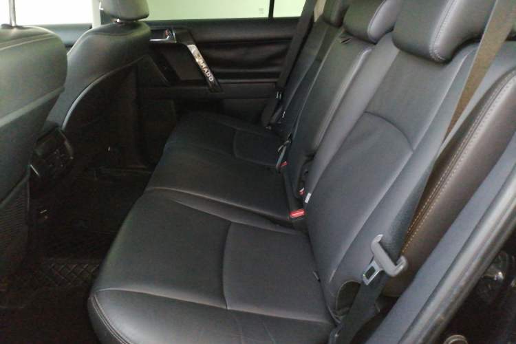 Used Toyota Prado 2016 2.7L Automatic Standard Edition Interior 4