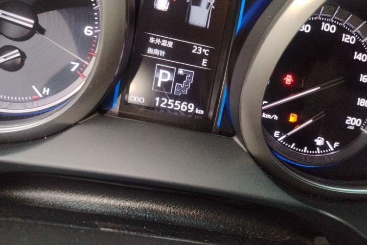 Used Toyota Prado 2016 3.5L Automatic TX-L NAVI Odometer Close Up