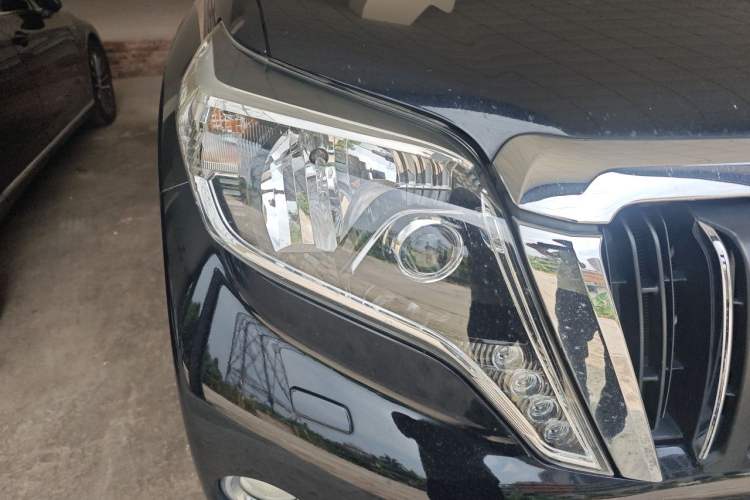 Used Toyota Prado 2016 3.5L Automatic TX Right Front Headlight