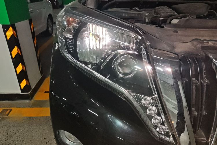 Used Toyota Prado 2016 2.7L Automatic Standard Edition Right Front Headlight