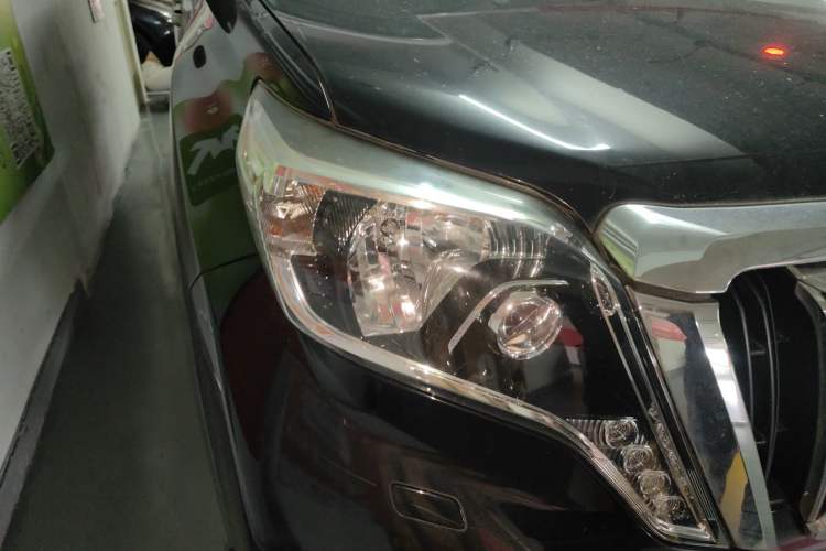Used Toyota Prado  Right Front Headlight