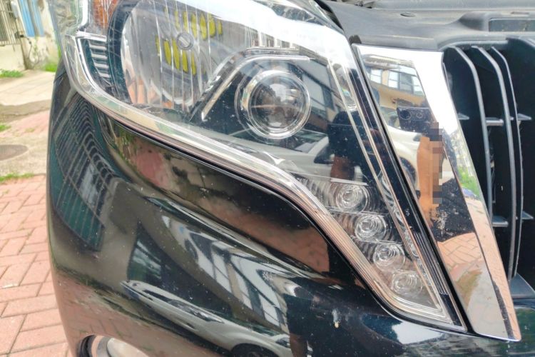 Used Toyota Prado  Right Front Headlight