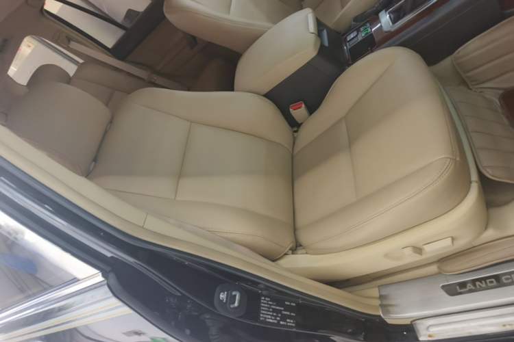 Used Toyota Prado 2016 2700 TX 7-Seater Middle East Version Right Front Seat