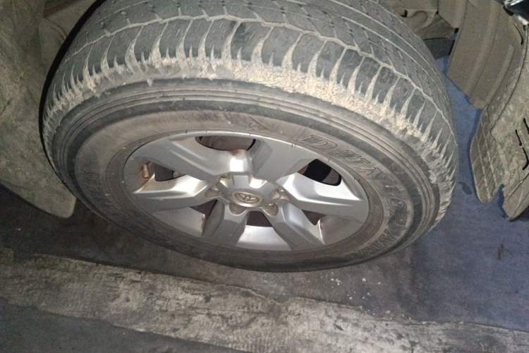 Used Toyota Prado 2016 2.7L Automatic Standard Edition Right Front Wheel Hub