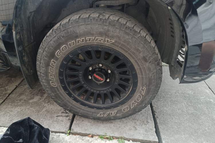 Used Toyota Prado  Right Front Wheel Hub