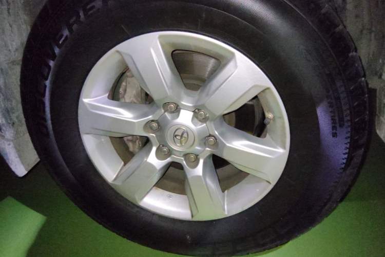 Used Toyota Prado 2016 2.7L Automatic Standard Edition Right Front Wheel Hub