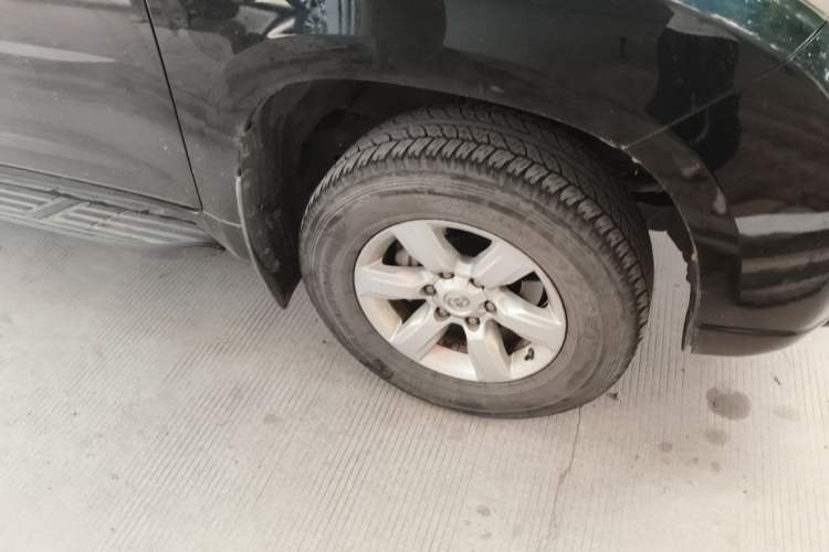 Used Toyota Prado 2016 2.7L Automatic Standard Edition Right Front Wheel Hub