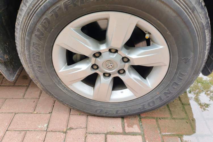 Used Toyota Prado  Right Front Wheel Hub