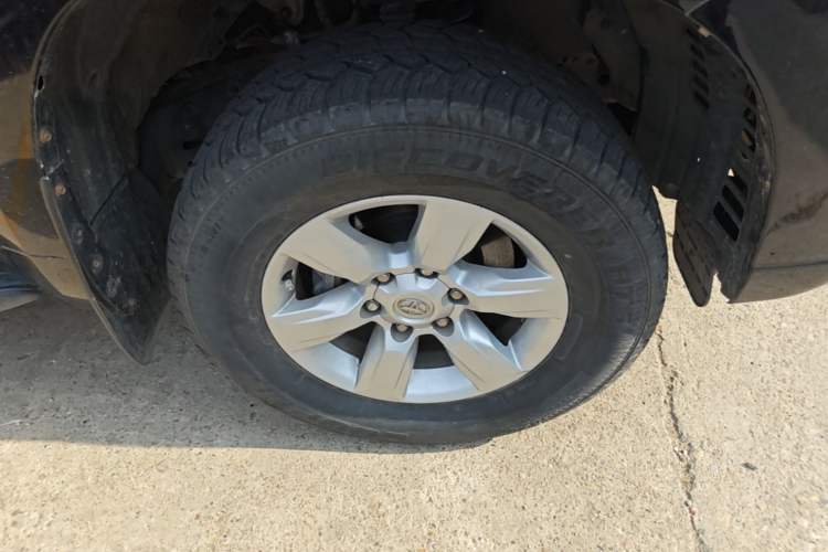Used Toyota Prado 2016 2.7L Automatic Standard Edition Right Front Wheel Hub