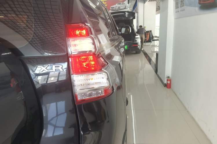 Used Toyota Prado 2016 2700 TX 7-Seater Middle East Version Right Rear Taillight